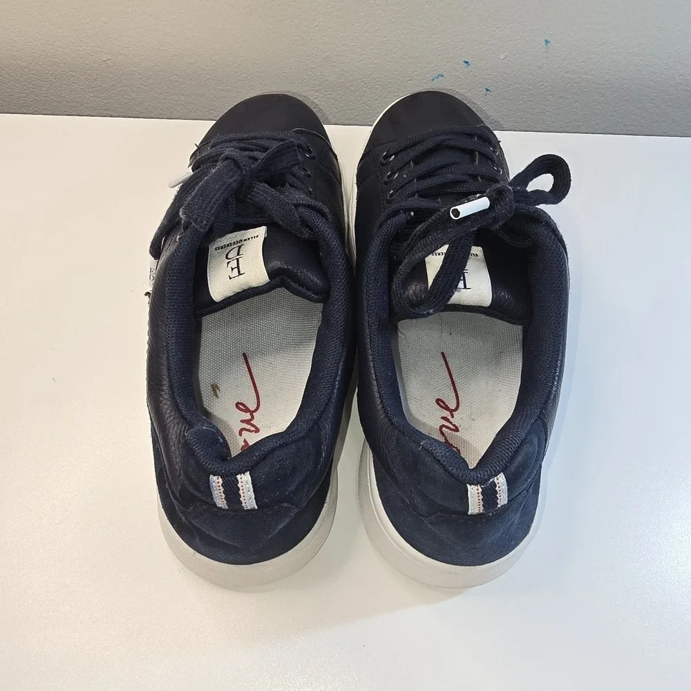 ED Ellen Degeneres Chapatcha Sneakers Lace Up Dog Shoes Dark Blue Wms 6.5US 37EU